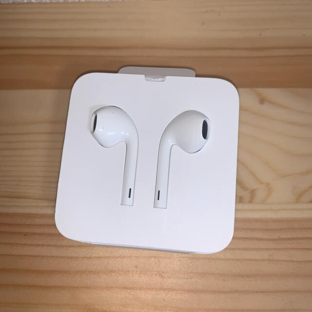 Apple(アップル)のApple 純正品 イヤホン スマホ/家電/カメラのオーディオ機器(ヘッドフォン/イヤフォン)の商品写真