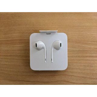 アップル(Apple)のApple純正イヤホン EarPods Lightning(ヘッドフォン/イヤフォン)