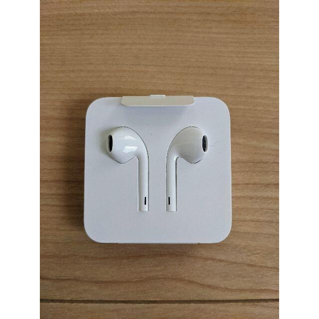 Apple純正イヤホン EarPods Lightning スマホ/家電/カメラのオーディオ機器(ヘッドフォン/イヤフォン)の商品写真