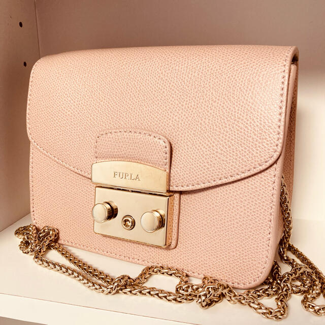 Furla(フルラ)の即購入可能⭐︎フルラ FURLA メトロポリス ショルダーバッグ レディースのバッグ(ショルダーバッグ)の商品写真