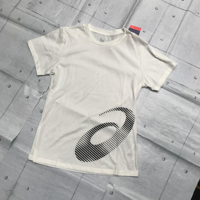 asics(アシックス)の新品　未使用品　アシックス　レディースMサイズ　白　半袖Tシャツ レディースのトップス(Tシャツ(半袖/袖なし))の商品写真