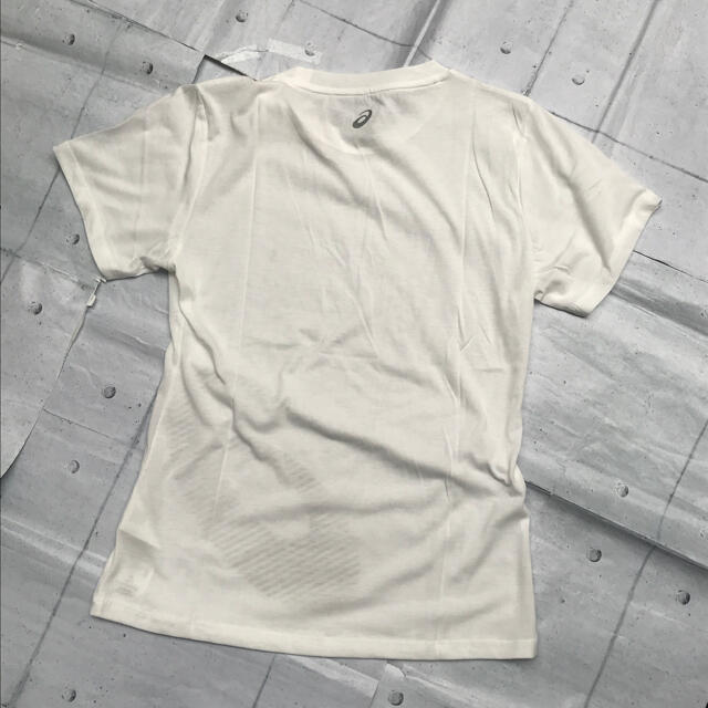 asics(アシックス)の新品　未使用品　アシックス　レディースMサイズ　白　半袖Tシャツ レディースのトップス(Tシャツ(半袖/袖なし))の商品写真