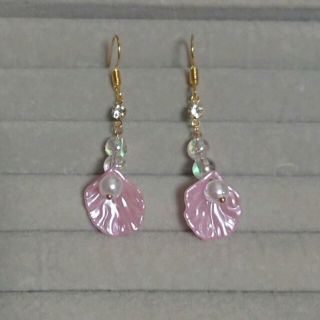 ピンクシェルピアス♥️(ピアス)