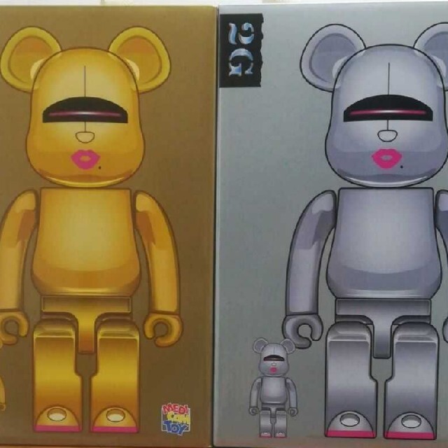 MEDICOM TOY(メディコムトイ)のBE@RBRICK SORAYAMA 2GGOLDSILVER100％ 400％ エンタメ/ホビーのフィギュア(その他)の商品写真