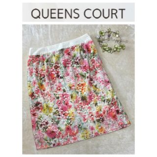 クイーンズコート(QUEENS COURT)の【美品】クイーンズコート  カラフルレース タイトスカート(ひざ丈スカート)