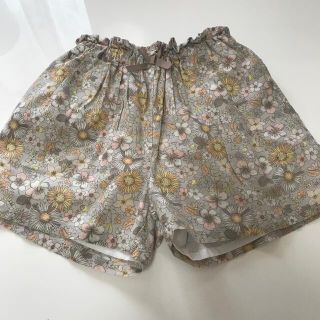 プティマイン(petit main)のpetit main 花柄ショートパンツ130(パンツ/スパッツ)