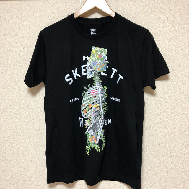 Design Tshirts Store graniph(グラニフ)のデザインTシャツストア  スカル ブラックTシャツ  サイズS レディースのトップス(Tシャツ(半袖/袖なし))の商品写真