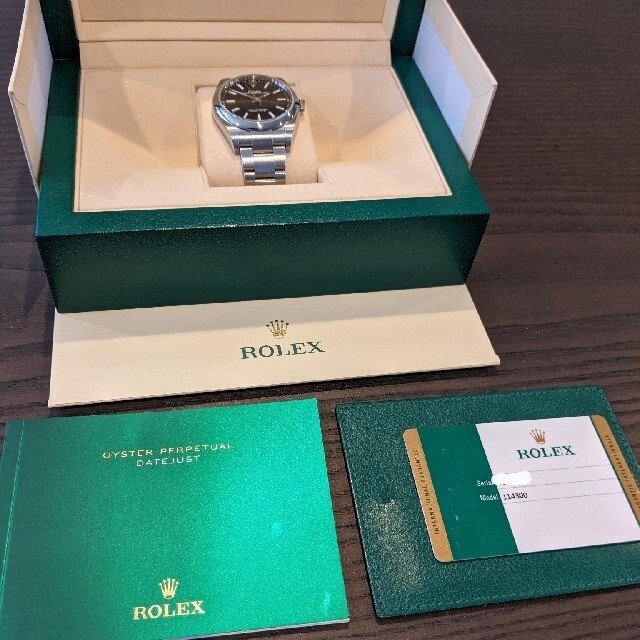 ROLEX(ロレックス)のロレックスオイスターパーペチュアル39mm 114300 黒文字盤 ほぼ未使用 メンズの時計(腕時計(アナログ))の商品写真