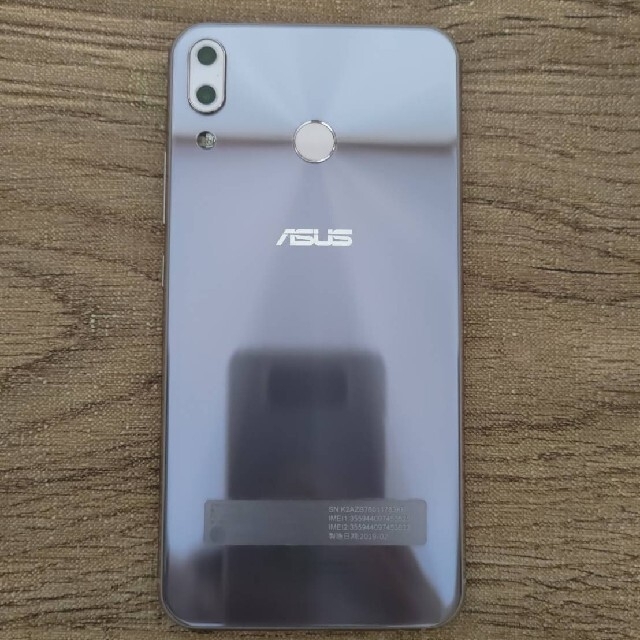 ZenFone(ゼンフォン)のZenfone5z スペースシルバー 128GB  スマホ/家電/カメラのスマートフォン/携帯電話(スマートフォン本体)の商品写真