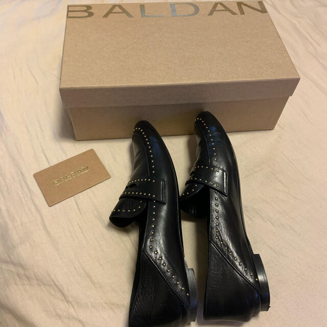 L'Appartement DEUXIEME CLASSE(アパルトモンドゥーズィエムクラス)のバルダン　スタッズローファーBALDAN StudsLoafer レディースの靴/シューズ(ローファー/革靴)の商品写真