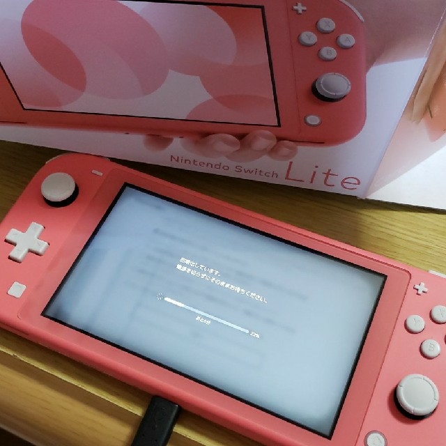 Nintendo Switch Lite　スイッチライト コーラルピンク携帯用ゲーム機本体