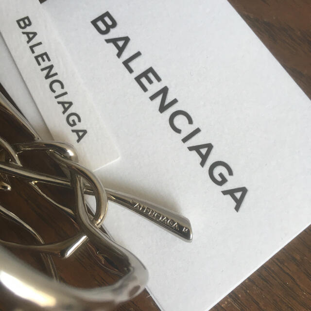 Balenciaga(バレンシアガ)のレア　専用バレンシアガ　バングル　ブレスレット　シルバー　刻印あり レディースのアクセサリー(ブレスレット/バングル)の商品写真