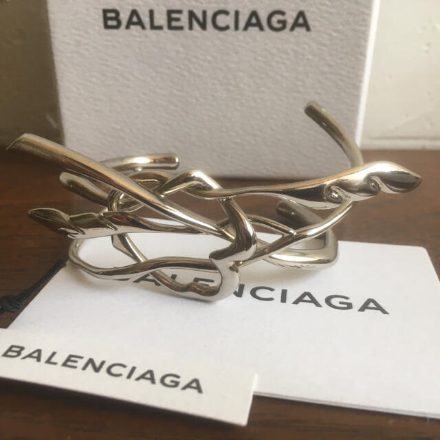Balenciaga(バレンシアガ)のレア　専用バレンシアガ　バングル　ブレスレット　シルバー　刻印あり レディースのアクセサリー(ブレスレット/バングル)の商品写真