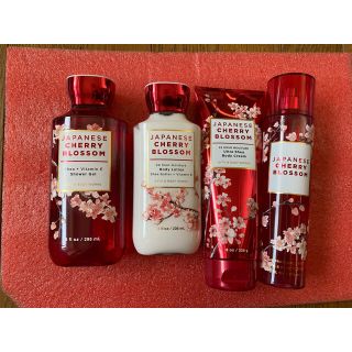 バスアンドボディーワークス(Bath & Body Works)のBath&Bodywork Japan cheery blooms Set4本。(化粧水/ローション)