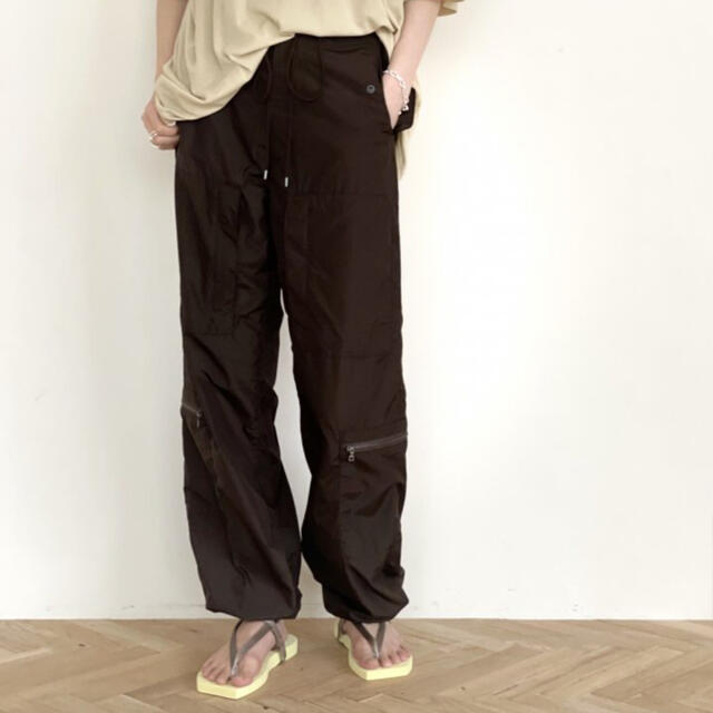 COMOLI(コモリ)のAURALEE 21ss NYLON FATIGUE PANTS ブラウン メンズのパンツ(ワークパンツ/カーゴパンツ)の商品写真