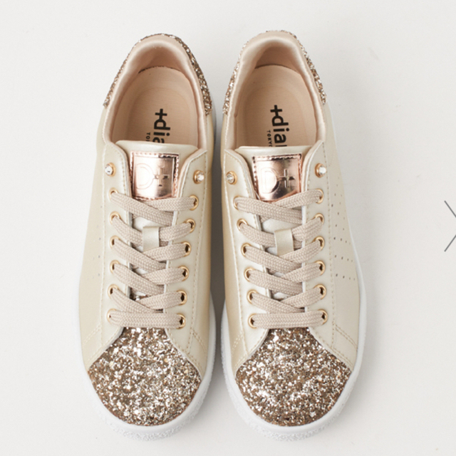 DIANA - 新品、未着用☆ダイアナ☆+ダイアナ☆スニーカーの通販 by ...