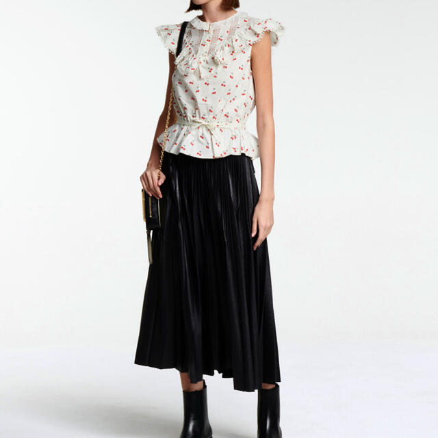 MARC JACOBS(マークジェイコブス)のMARC JACOBS IVORY CHERRY VICTORIAN TOP S レディースのトップス(シャツ/ブラウス(半袖/袖なし))の商品写真