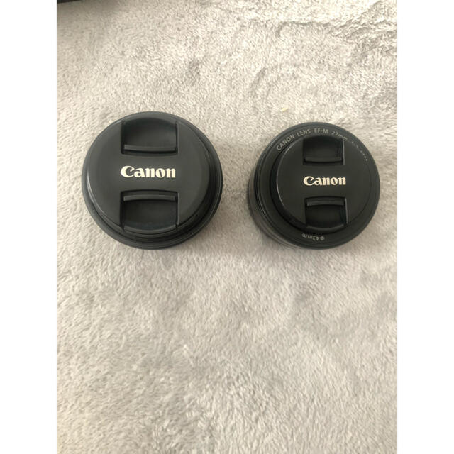 Canon(キヤノン)のキヤノン EOS Kiss M レンズキット ブラック スマホ/家電/カメラのカメラ(ミラーレス一眼)の商品写真