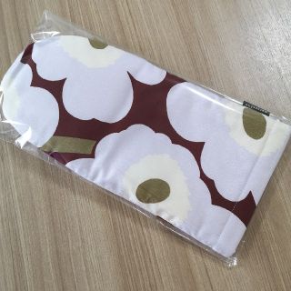 マリメッコ(marimekko)のマリメッコ ウニッコ ミトン 新品未開封(収納/キッチン雑貨)