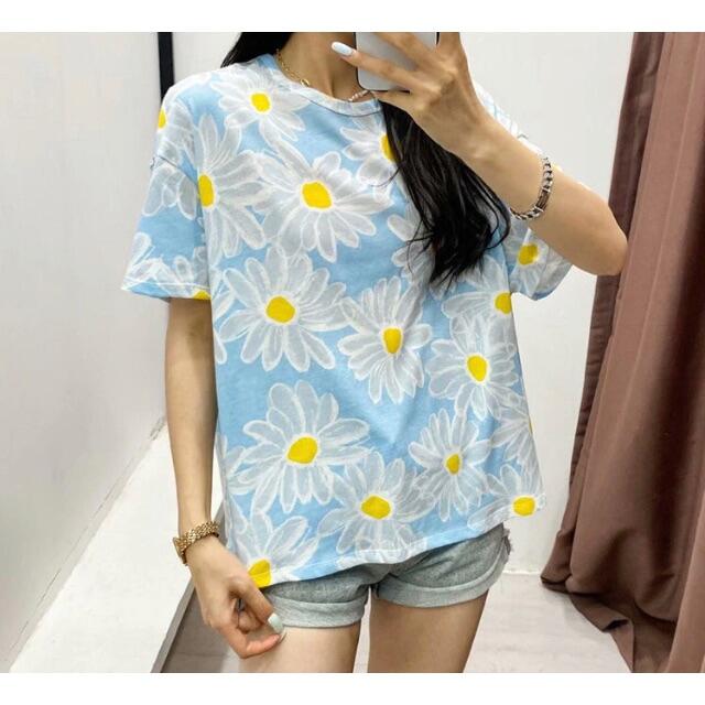 ZARA(ザラ)の🌻7月新作🎋4716◆フラワー 花柄 半袖  Tシャツ レディースのトップス(Tシャツ(半袖/袖なし))の商品写真