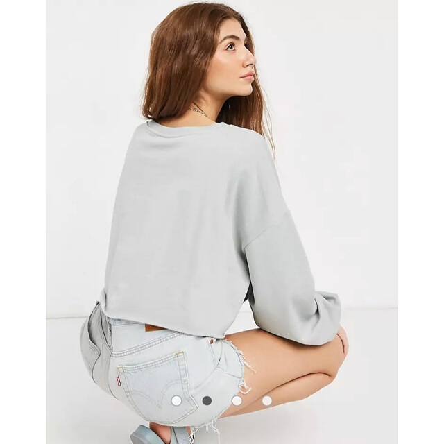 asos(エイソス)の日本未入荷新品♡ asos ボクシースウェット　UK8 セージ レディースのトップス(トレーナー/スウェット)の商品写真