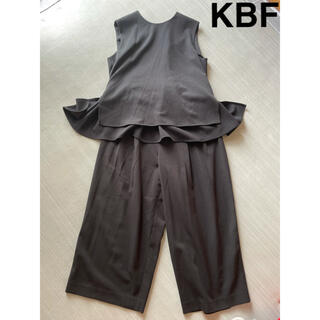 ケービーエフ(KBF)のKBF バックデザインノースリーブセットアップ　黒　ブラック(セット/コーデ)
