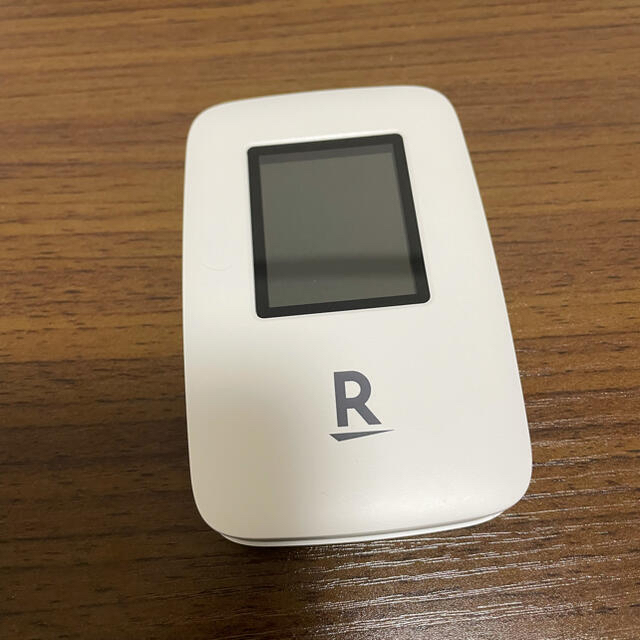 Rakuten(ラクテン)の美品　Rakuten Wifi Pocket ホワイト スマホ/家電/カメラのスマートフォン/携帯電話(その他)の商品写真