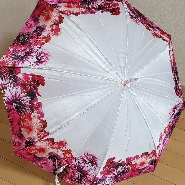 新品♡未使用♡タグ付き♡Rady♡リゾフラ柄♡傘♡ 最大85％オフ！