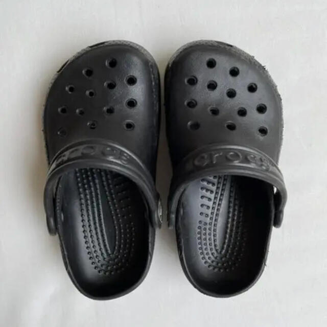 crocs(クロックス)のキッズ　クロックス　ブラック　C6.7 14センチ キッズ/ベビー/マタニティのベビー靴/シューズ(~14cm)(サンダル)の商品写真