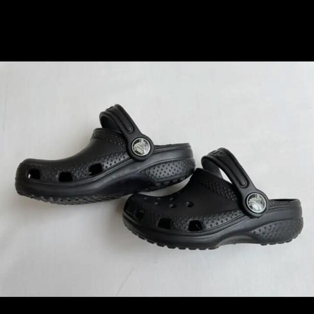 crocs(クロックス)のキッズ　クロックス　ブラック　C6.7 14センチ キッズ/ベビー/マタニティのベビー靴/シューズ(~14cm)(サンダル)の商品写真