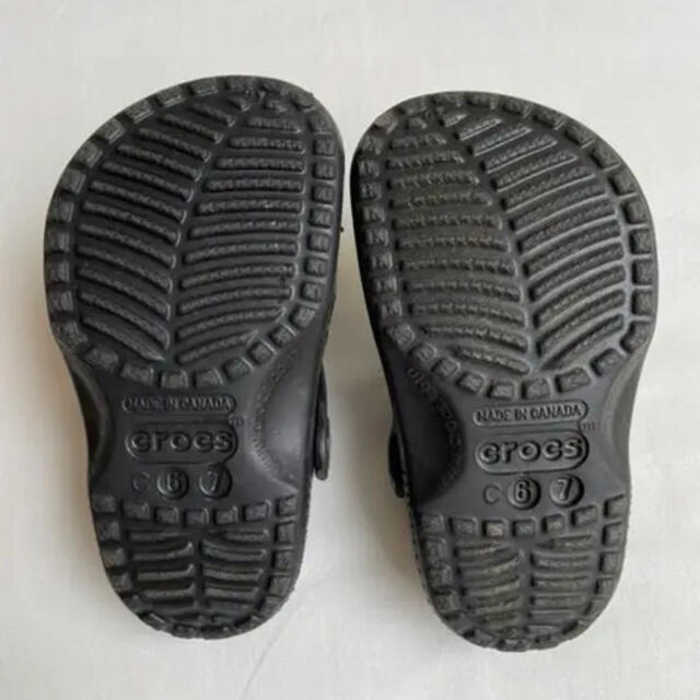 crocs(クロックス)のキッズ　クロックス　ブラック　C6.7 14センチ キッズ/ベビー/マタニティのベビー靴/シューズ(~14cm)(サンダル)の商品写真