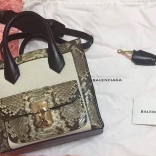 バレンシアガ パイソンの通販 50点 | Balenciagaを買うならラクマ