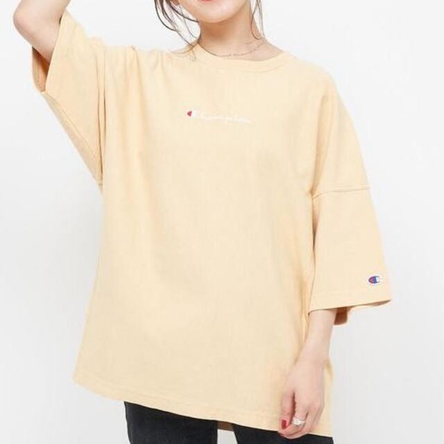 Champion(チャンピオン)の新品 Champion リバースウィーブ ガーメントダイ ロゴ刺繍 Tシャツ　M レディースのトップス(Tシャツ(半袖/袖なし))の商品写真