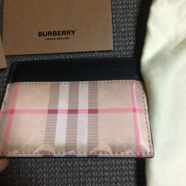 BURBERRY(バーバリー)のtomato3様専用バーバリー ホログラムカードケース レディースのファッション小物(名刺入れ/定期入れ)の商品写真