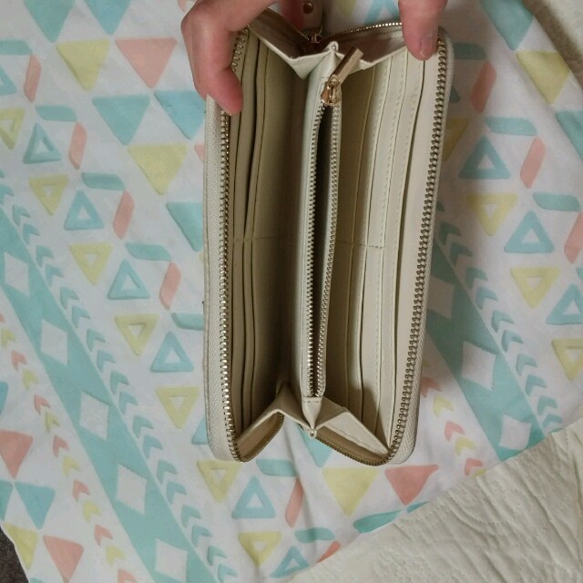 しまむら(シマムラ)のスタッズ付き長財布 レディースのファッション小物(財布)の商品写真