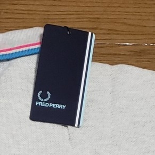 FRED PERRY(フレッドペリー)の【未使用】FRED PERRY　メンズM　ポロシャツ メンズのトップス(ポロシャツ)の商品写真