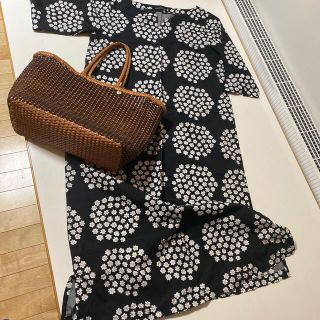 マリメッコ(marimekko)のマリメッコのロングワンピース　人気の柄NIPPU PUKETTI 黒(ロングワンピース/マキシワンピース)