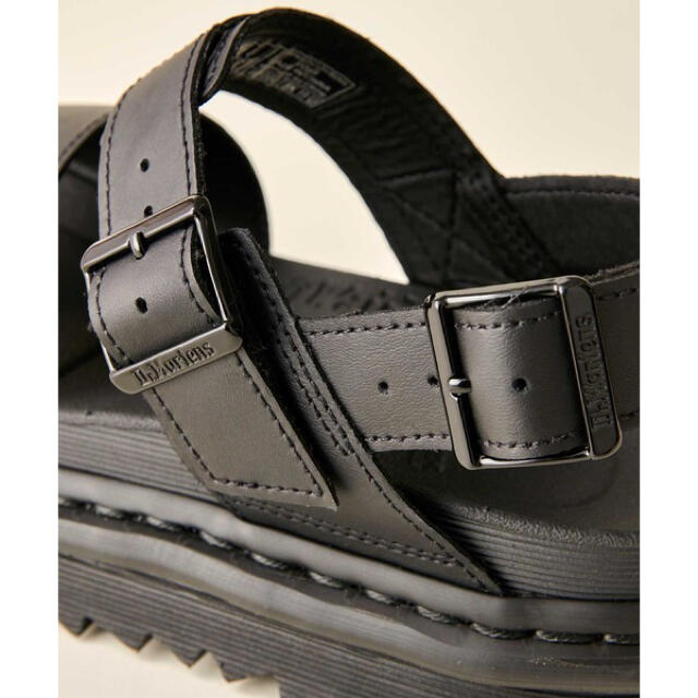 Dr.Martens(ドクターマーチン)の【Dr.Martens/ドクターマーチン】 VOSS 厚底レザーサンダル レディースの靴/シューズ(サンダル)の商品写真