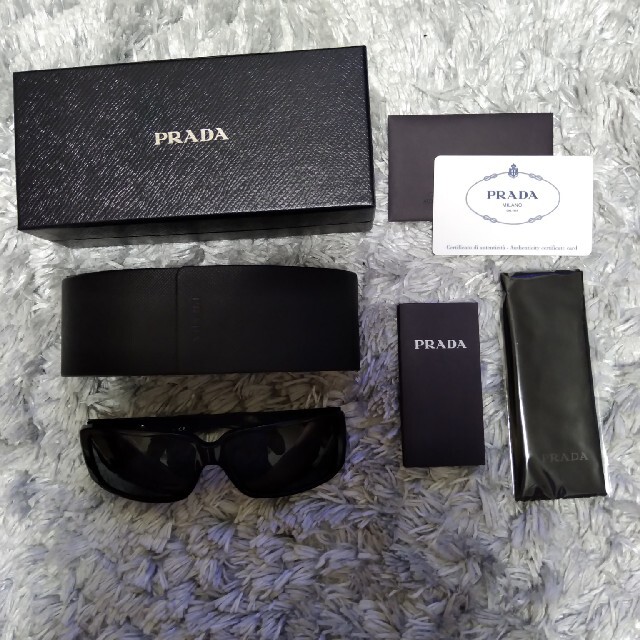 PRADA(プラダ)の正規品　PRADA　サングラス　ブラック メンズのファッション小物(サングラス/メガネ)の商品写真