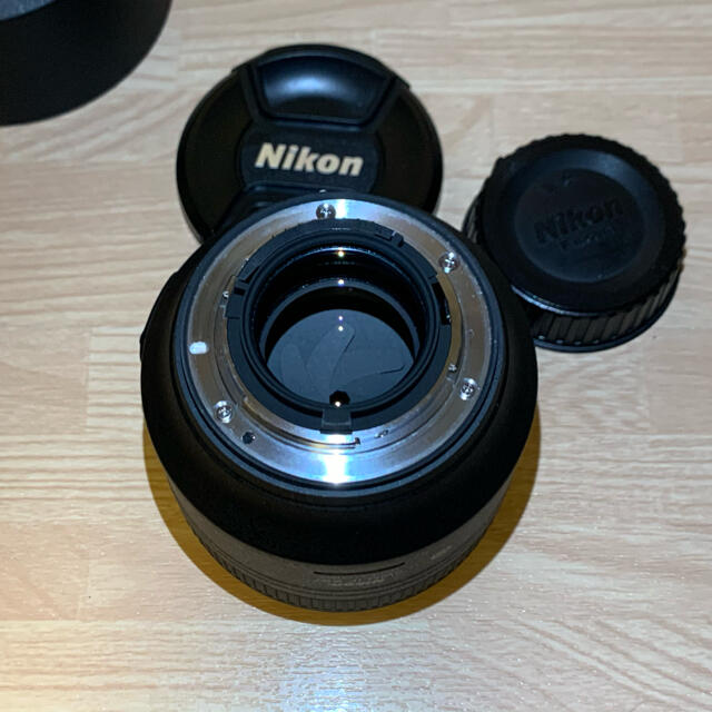 Nikon(ニコン)のニコンNikon AF-S NIKKOR 85mm f/1.8G Fマウント スマホ/家電/カメラのカメラ(レンズ(単焦点))の商品写真