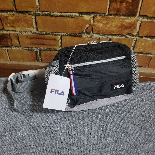 FILA(フィラ)のFILA　ウエストポーチ レディースのバッグ(ボディバッグ/ウエストポーチ)の商品写真