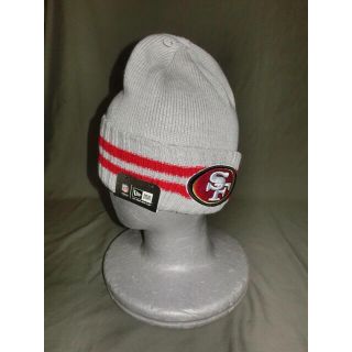 ニューエラー(NEW ERA)のNEWERA製アメフトSanFrancisco49ersロゴ刺繍ニットCAP (ニット帽/ビーニー)