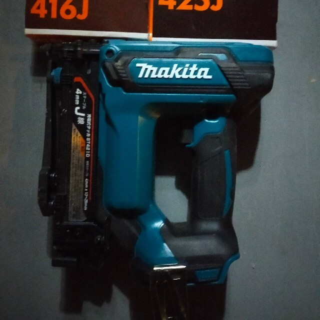 マキタ　充電タッカー