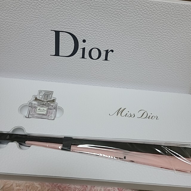 Dior(ディオール)のDior 扇子 エンタメ/ホビーのコレクション(ノベルティグッズ)の商品写真