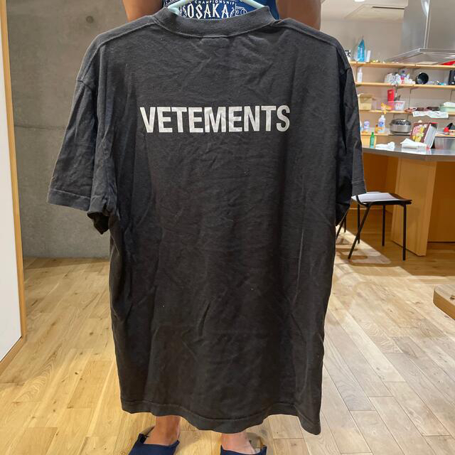 Balenciaga(バレンシアガ)のvetements staff Tシャツ メンズのトップス(Tシャツ/カットソー(半袖/袖なし))の商品写真