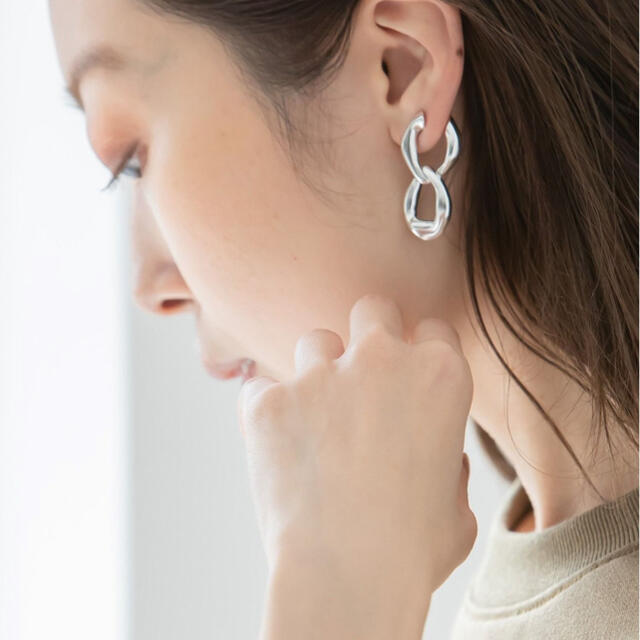 Noble(ノーブル)のDOUBLE CHAIN CLIP EARRING レディースのアクセサリー(イヤリング)の商品写真