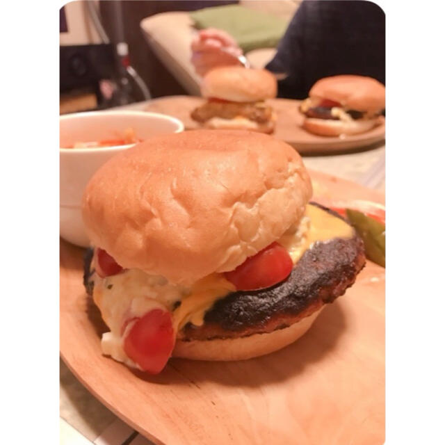 あらびきハンバーグ　20個　冷凍便 食品/飲料/酒の食品(肉)の商品写真