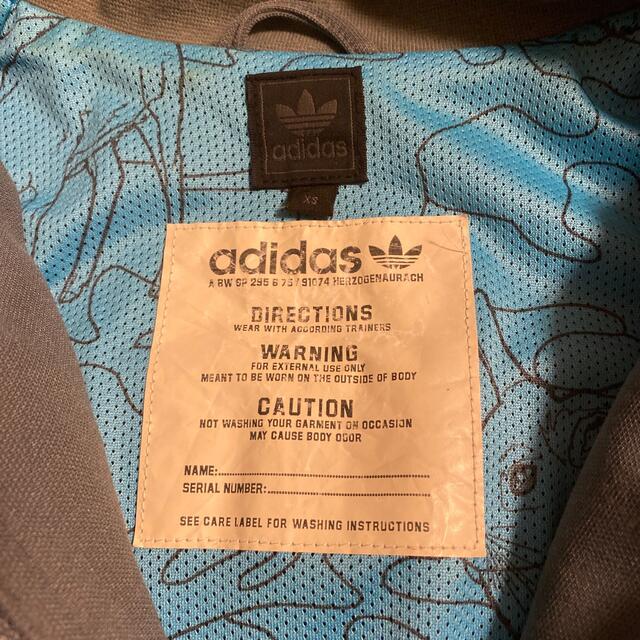 adidas(アディダス)のadidas アウターレディース　XS レディースのジャケット/アウター(その他)の商品写真