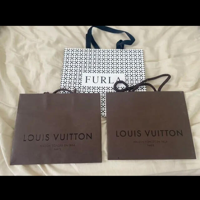 LOUIS VUITTON(ルイヴィトン)のルイヴィトン 紙袋 ショップ袋　FURLA フルラ　ショッパー レディースのバッグ(ショップ袋)の商品写真