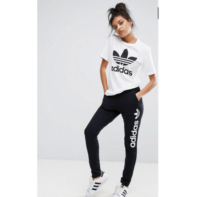 adidas(アディダス)の【新品】Sサイズ adidas ORIGINALS Light Logo TP レディースのパンツ(スキニーパンツ)の商品写真